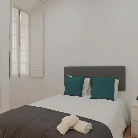C67 - Shiny 6 Bedrooms In Plaza De La Merced 아파트